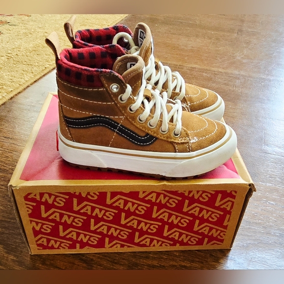 Vans Tan High-Top Sneakers with White Laces - Picture 2 of 6
